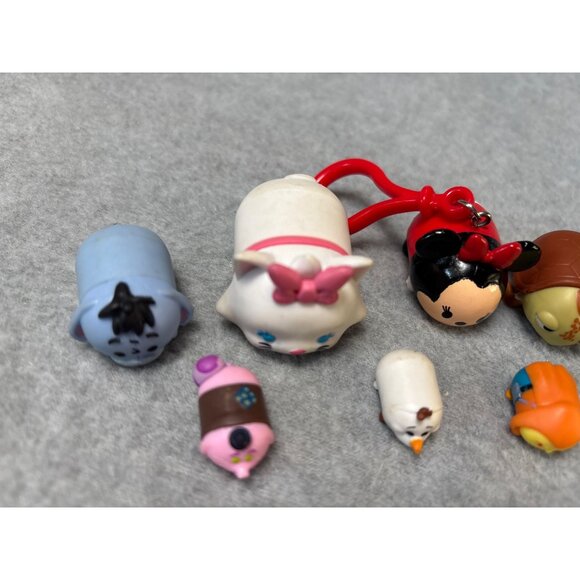 Disney Tsum Tsum Mini Figurines Lot Featuring Eeyore Minnie Olaf & More with Key - Picture 4 of 8